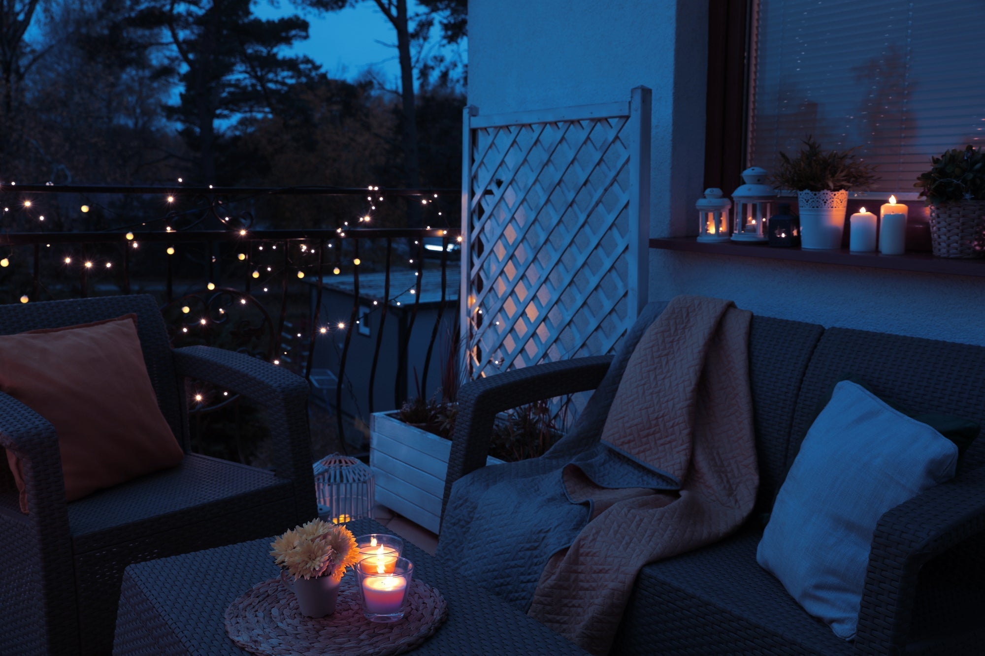 Terrasse im Winter nutzen: So findest du die richtige Terassenheizung