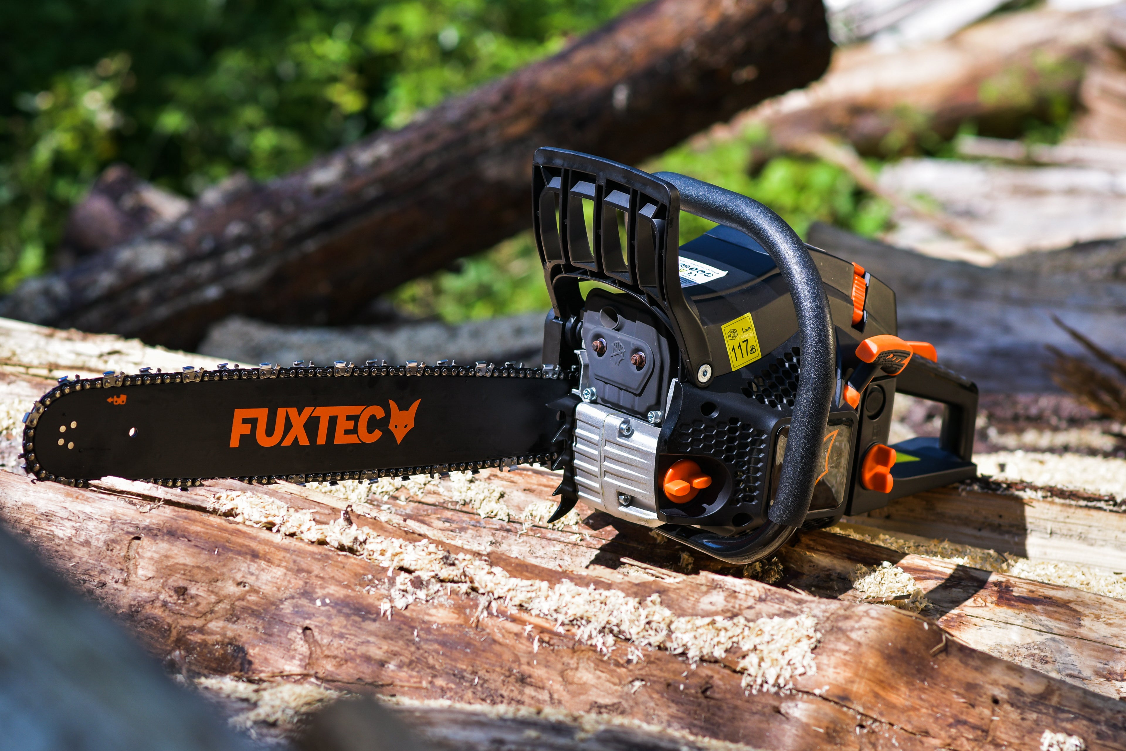 FUXTEC FX-KS262 Petrol Chainsaw - Black Edition