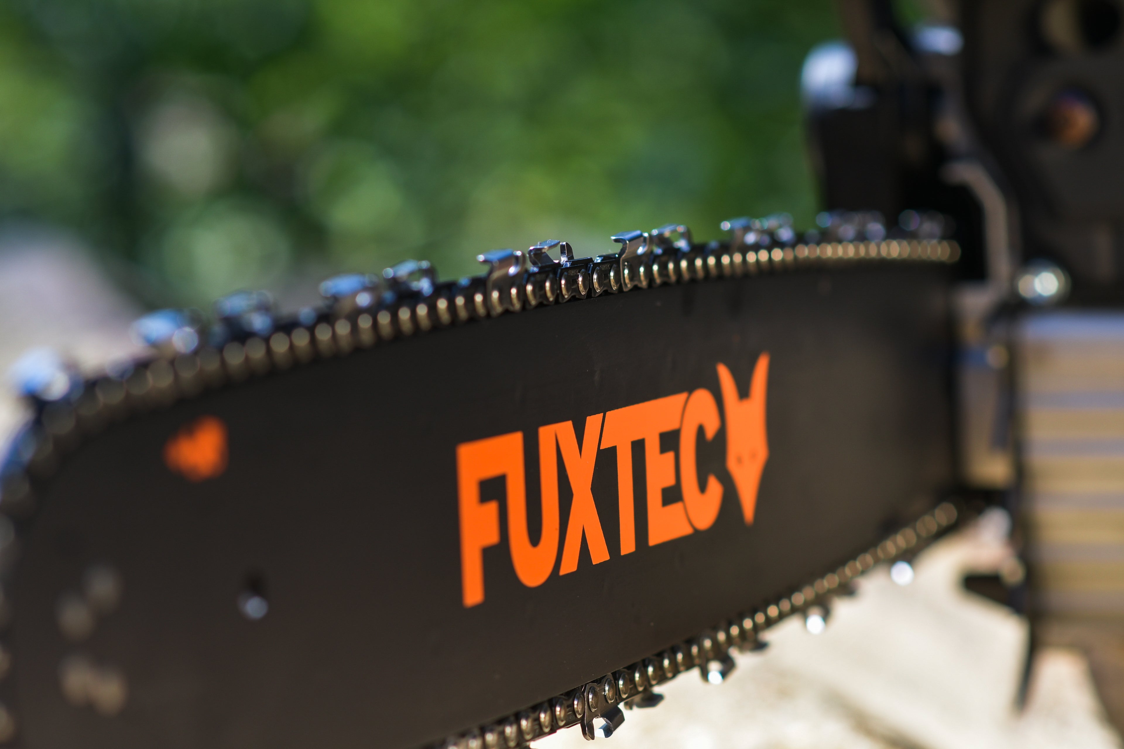 FUXTEC FX-KS262 Petrol Chainsaw - Black Edition